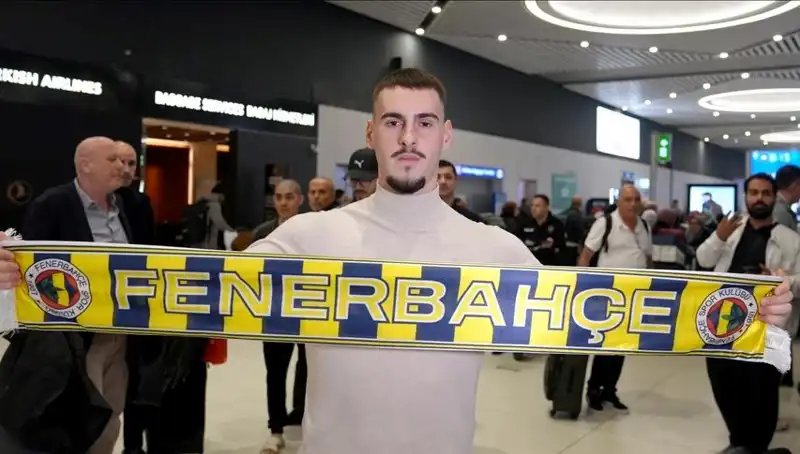 Fenerbahçe, Genç Yıldız Mimovic'in Lisansını Çıkardı: Taraftardan Büyük Heyecan!