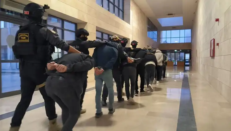 Türkiye Genelinde Şok DAEŞ Operasyonları: 298 Şüpheli Yakaladı