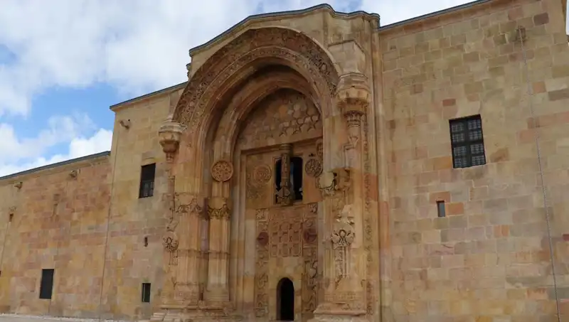 Divriği Ulu Camii ve Darüşşifası: Tarihin Kucağında Ziyaretçi Akını!