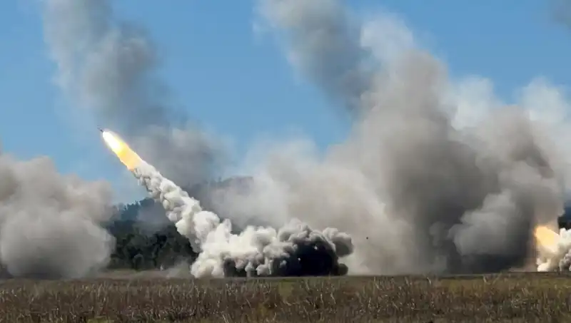 Avustralya'nın Askeri Güç Gösterisi: HIMARS İlk Kez Kullanıldı!