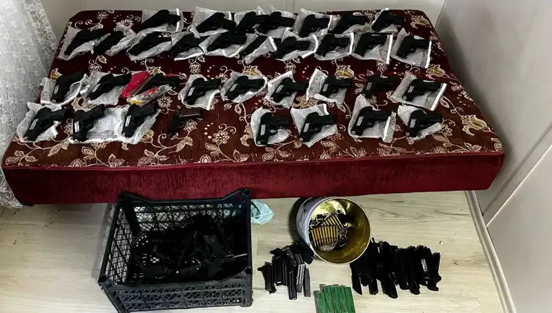 Gaziantep'te Şok Operasyon: 45 Silah ve El Bombası Ele Geçirildi!