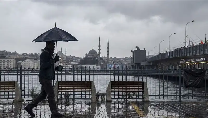 Bahar Sevinci Kısa Sürecek: İstanbul'da Yağmur ve Don Karşılıyor
