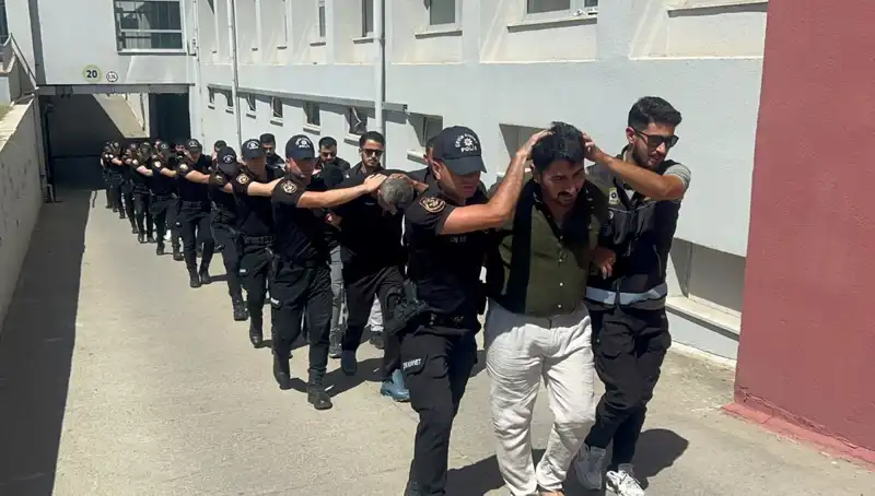 Adana'da 825 Kilo Eroin Ele Geçirildi: Soruşturmada 16 Şüpheli Tutuklandı