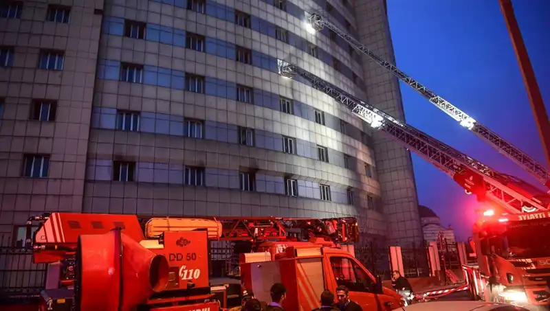 Yüksek Katlı Binalarda Tehlikeler: İtfaiyecilerden Önemli Uyarılar