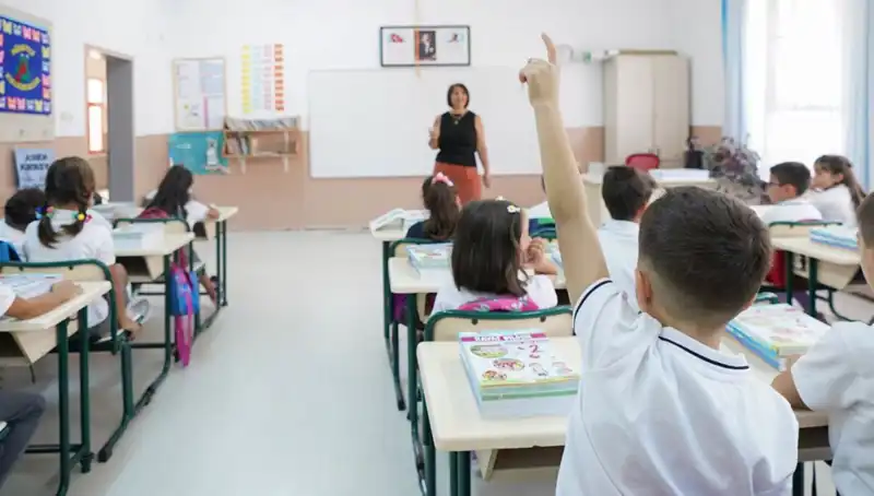 Öğretmenlerin Ek Ders Ödemesi Bayram Öncesi Hesaplarda Olacak mı?