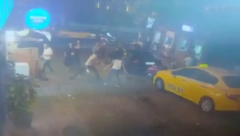 Beyoğlu'ndaki Lafa Atma Kavgasında Kanlı Gelişmeler