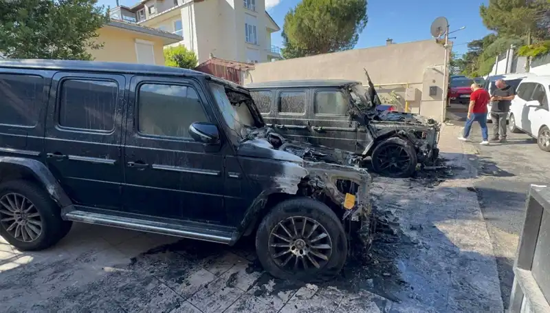 İş İnsanları Şok! 30 Milyon Liralık Cipler Benzinle Yakıldı