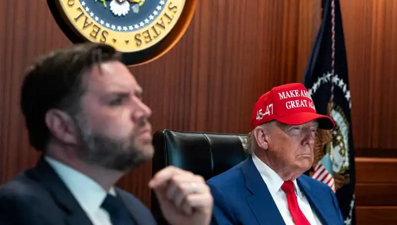Trump'ın Azil Tasarısı Reddedildi: Siyasi Arena Yeniden Şekilleniyor