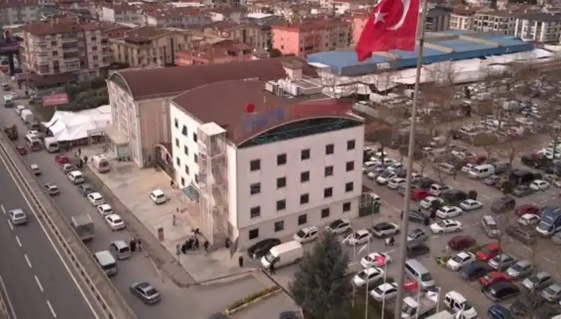 Özel Hastaneye Deprem Mührü! Perde Betonları Kestiler İddiası Gündemi Salladı