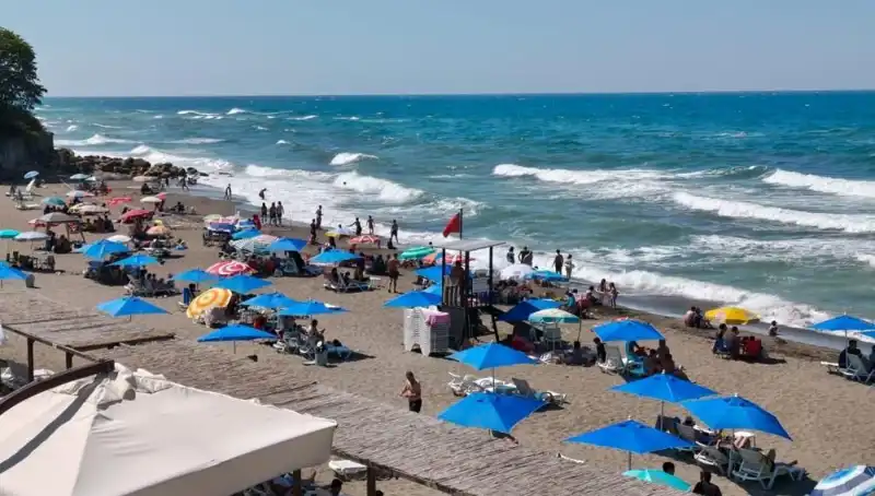 Akçakoca'da Denizde Yüzme Yasağı Uygulaması Başladı!
