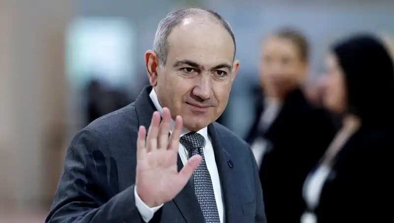 Ermenistan'da İktidar Gaspı: Paşinyan Açıkladı, Ülke Ayakta