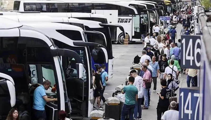 İstanbul'dan Ayrılanların Sayısı: Geçen Sene 369 Bin 453 Kişi Şehirden Gitti