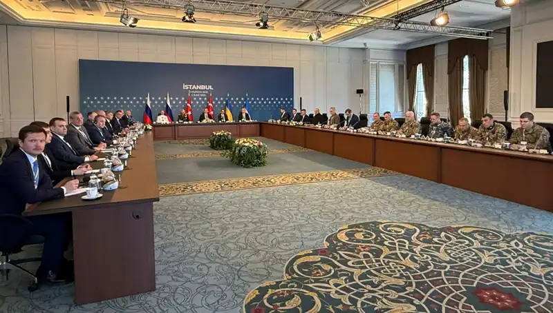 İstanbul’da Barış Zirvesi: Putin ve Trump’ın Taktiksel Oyunları Masada