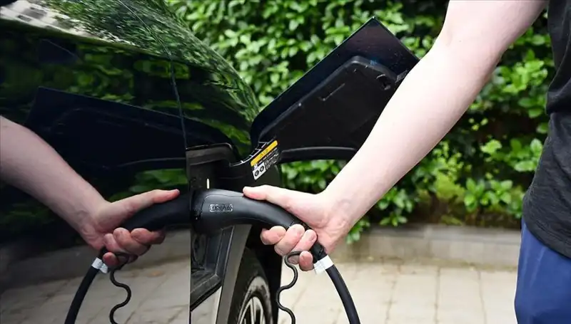 ABD’nin Gümrük Vergilerine Karşı İngiltere'den Elektrikli Araç Üreticilerine Destek Adımı