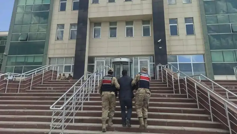 Hapis Ceza Korkusuyla Kaçan Şahıs, Gizlendiği Mekanda Yakalandı!