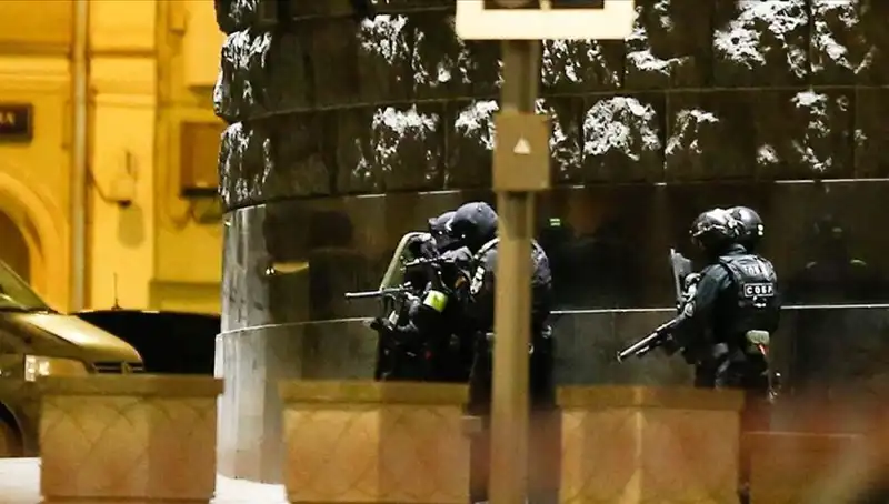 Rusya'da Tarihe Geçecek Silahlı Saldırı: Çatıdan Ateş Açtı