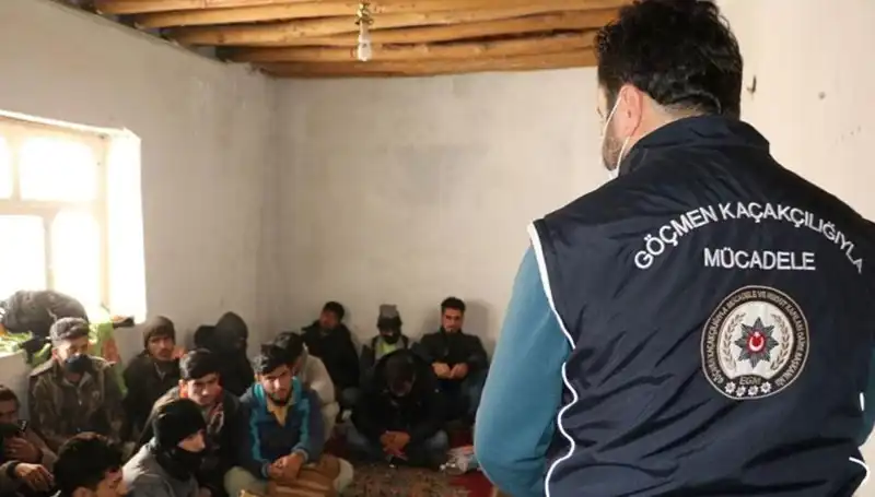 Edirne ve Kırklareli'nde Yakalanan Düzensiz Göçmenler Üzerine Çarpıcı Gelişmeler