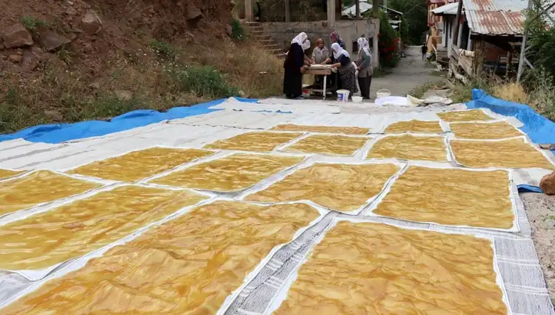 Dev Kazanlarda Hazırlanan Geleneksel Kış Lezzetleri: Sofralarınızı Şenlendirecek