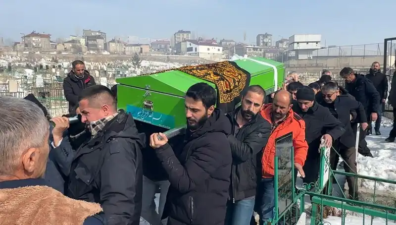 Elektrik Akımına Kapılan Genç Kızın Tragedisi: Toprağa Verildi