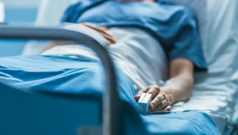Mide Ağrısı ile Doktora Giden Genç Kadın, Beklenmedik Ölüm Şok Etti