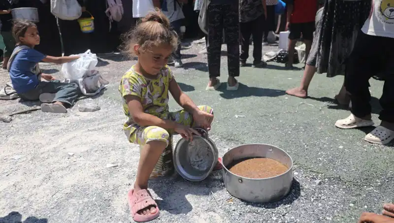 Gazze'de Çocukların Açlık İsyanı: "Çocuğum Açlıktan Ağlıyor!"
