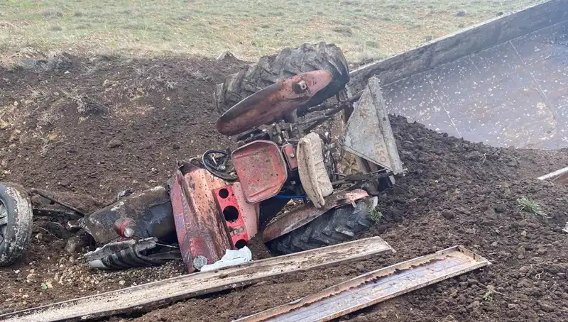Kayseri'de Kontrolden Çıkan Traktör Şarampole Yuvarlandı: Kaza Anı Kamerada