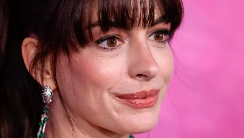Hollywood'da Sarsıcı Trend: Ölü Deri Enjeksiyonu ile Genç Kalma Mücadelesi