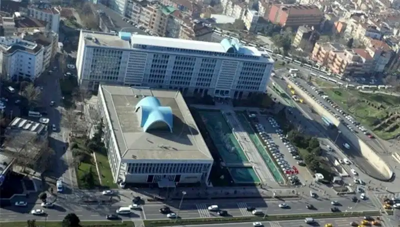 İBB Soruşturmasında Gizemli "Enderun" WhatsApp Grubu Mesajları Gündeme Geldi