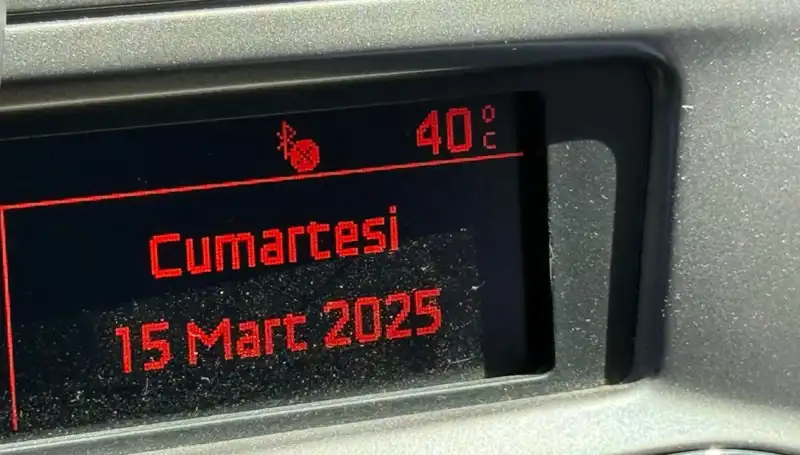 Adana'da Sıcaklık Rekorları Kırılıyor: Termometreler 40 Dereceyi Aştı!