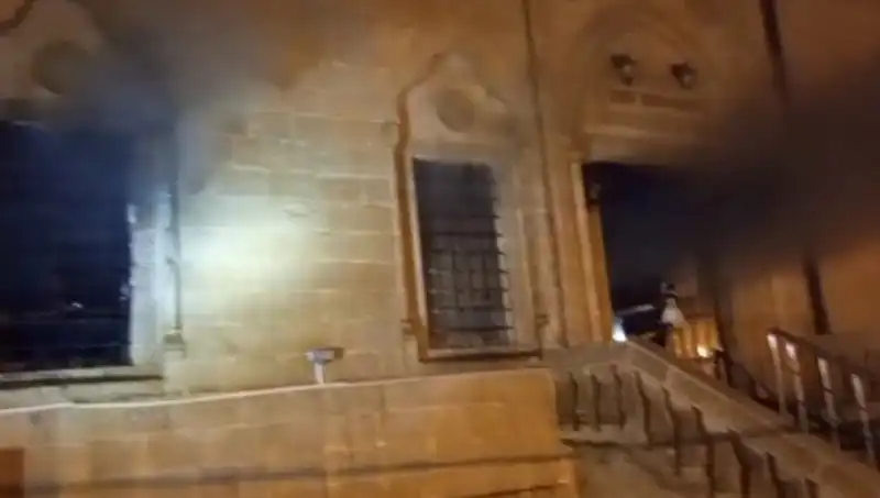 Mardin’de Cami Yangını: Yangının Nedeni ve Etkileri Neler?