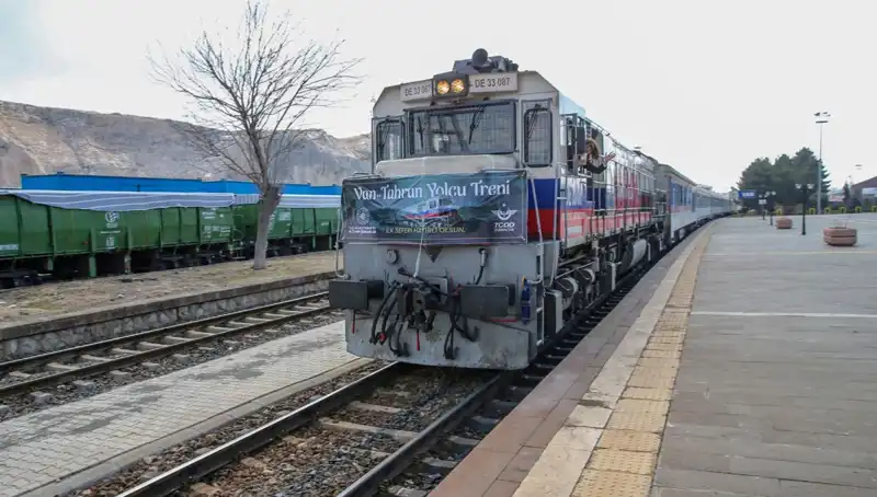 Van-Tahran Tren Seferleri Başladı: Yeni Bir Seyahat Deneyimi