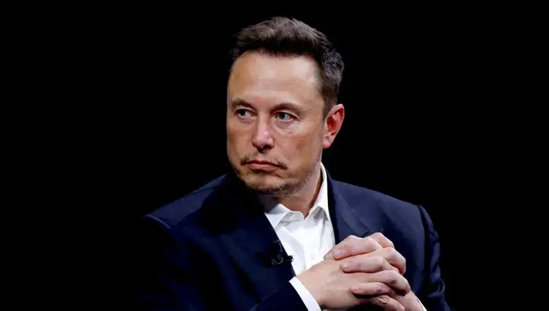 Musk'tan Şaşırtan Açıklama: "Robotlar Cerrahları Geçecek" 2025'te Hazır Olacak