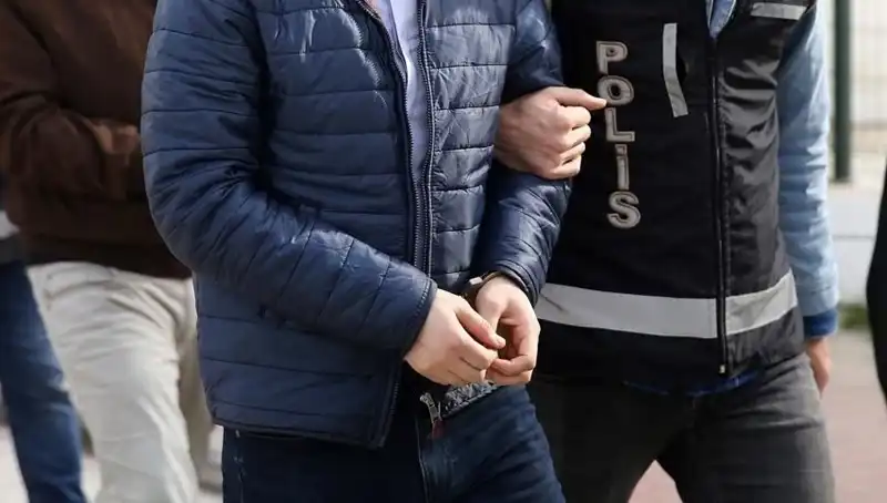 Hırsızlık Çetesi Suçüstü Yakalandı: 5 Tutuklama