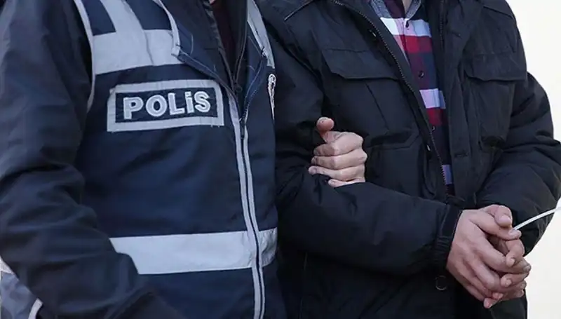 Uyuşturucu Ticareti Operasyonu: 20 Kişi Tutuklandı, Yüzlerce Paket Ele Geçirildi!