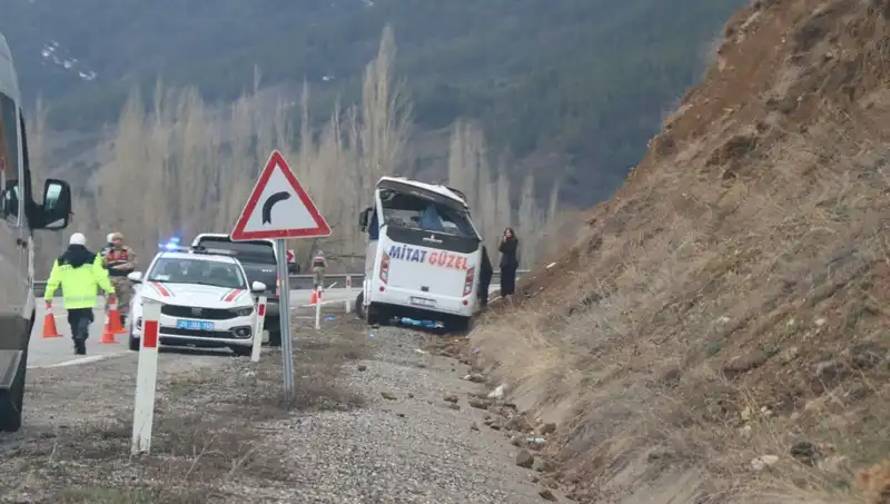 Oltu'da İşçi Servisi Kazası: Yaralı Sayısı Artıyor, Şok Eden Detaylar!