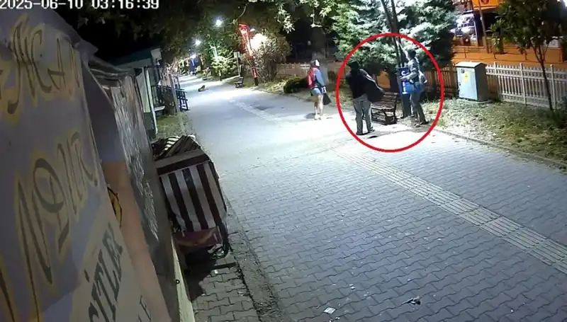 Aydınlatma Direklerindeki LED Işıkları Sökülünce Belediye Zarar Etti