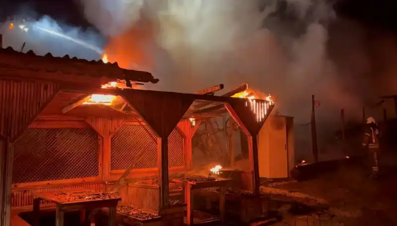 Şile'de Altı Gözleme Restoranı Yangında Küller İçinde Kaldı