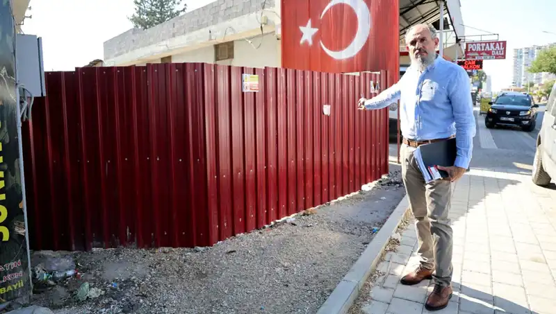 Tapulu Arazisinde Geçit Veren Öfkeli Vatandaş Sokak Girişini Kapattı