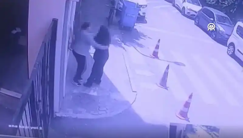 İstanbul Lise Tuvaletinde Dehşet: Öğrenciler Şokta, Güvenlik Sorunları Gündemde!