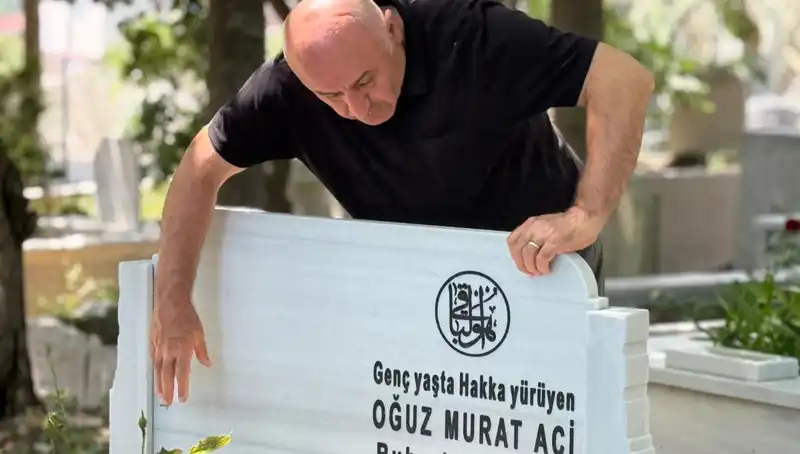 Aci Ailesinin Gözyaşlarıyla Dolu Babalar Günü Kutlaması