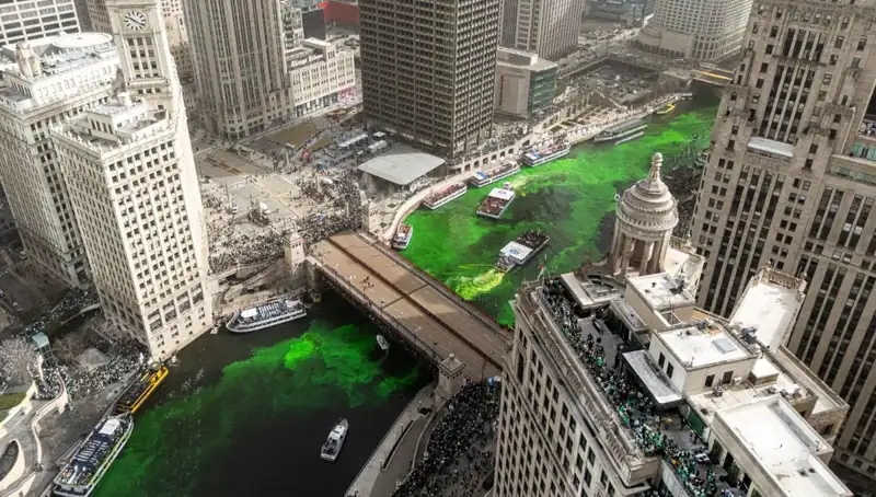 Chicago, Aziz Patrick Günü'nde Nehri Yeşil Renkle Şenlendi!