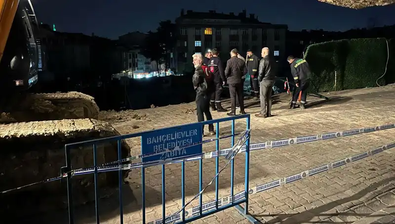 İstanbul'da İnşaat Çalışmasında Yol Çöktü: Can ve Mal Kaybı Riski Artıyor!