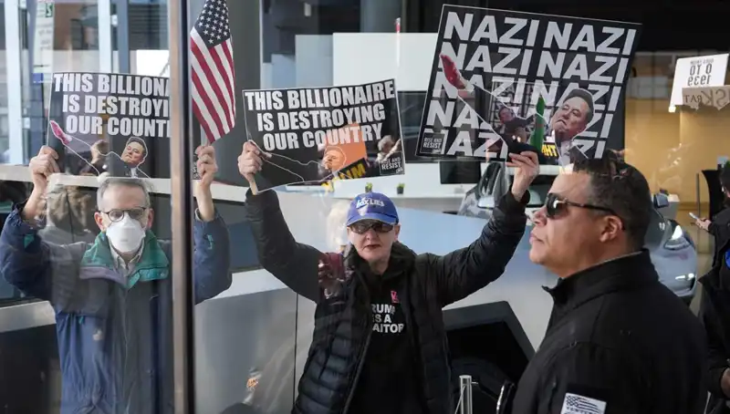 Elon Musk'a Protesto: Trump Dönemindeki Rolü Tartışma Konusu Oldu