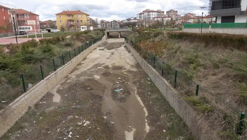 Coşkun Nehir Kuraklık Tehdidi Altında: Doğal Dengenin Sarsılması