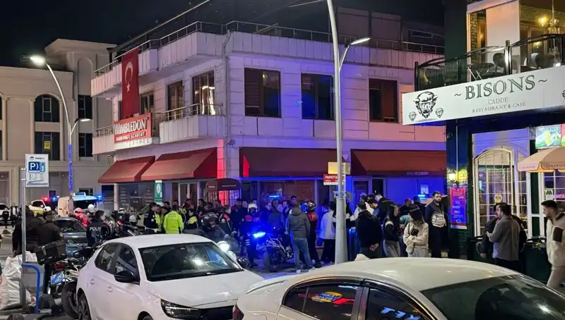 Kafe Sahibinin Hayati Tehlikeye Girdi: Havaya Ateş Açan Adam Bıçakla Saldırdı