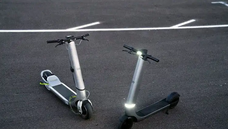 Elektrikli Scooter Devrimi: Hız Rekoru Kıran Model Trafiğe Çıkamıyor