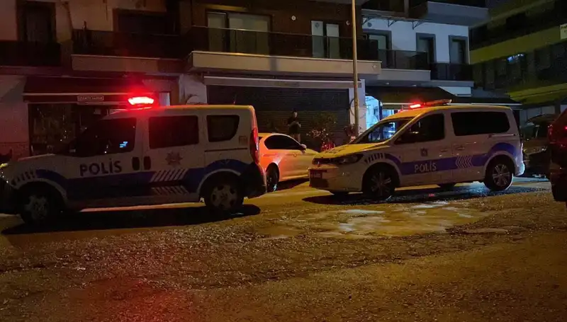 Kocaeli'de Gençler Arasında Bıçaklı Kavga: İki Kişi Yaralandı!