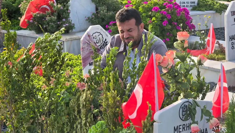 Deprem Şehitliğinde Coşku Yerini Burkulan Kalplere Bıraktı