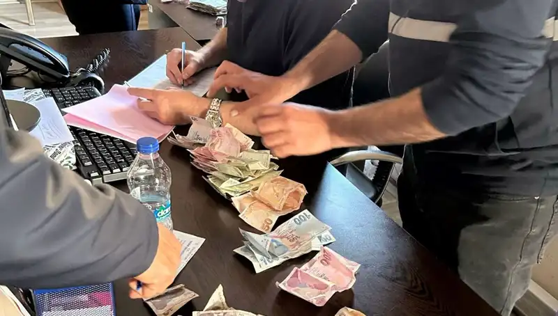 Antalya'da Eş Zamanlı Dilenci Operasyonu: 19 Bin Lira Ele Geçirildi