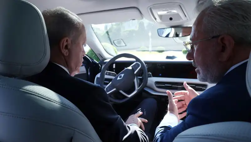 Cumhurbaşkanı Erdoğan, Togg'un Yeni Modelini Test Etti: Geleceğin Otomobiline İlk Bakış